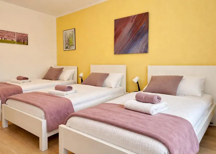 Vajagic 2 - 5 Pers, 2 Schlafzimmer, Messe, Uni Klinik Lägenhet *