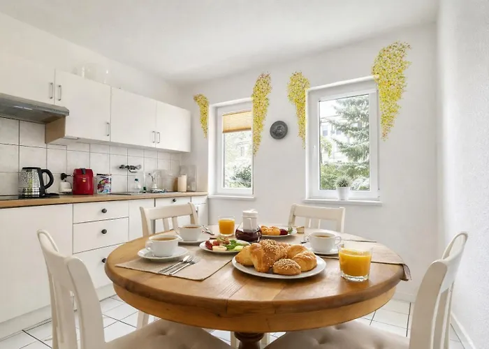 Апартаменты Vajagic 2 - Apartment 5 Pers, 2 Schlafzimmer, Messe, Uni Klinik